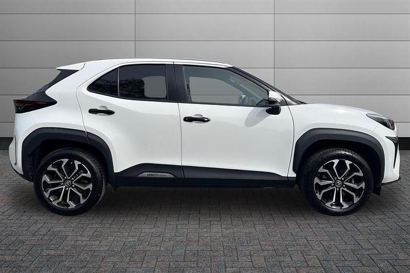 Used Toyota Yaris Cross Design 116 HP (85 kW) 2021 White SUV