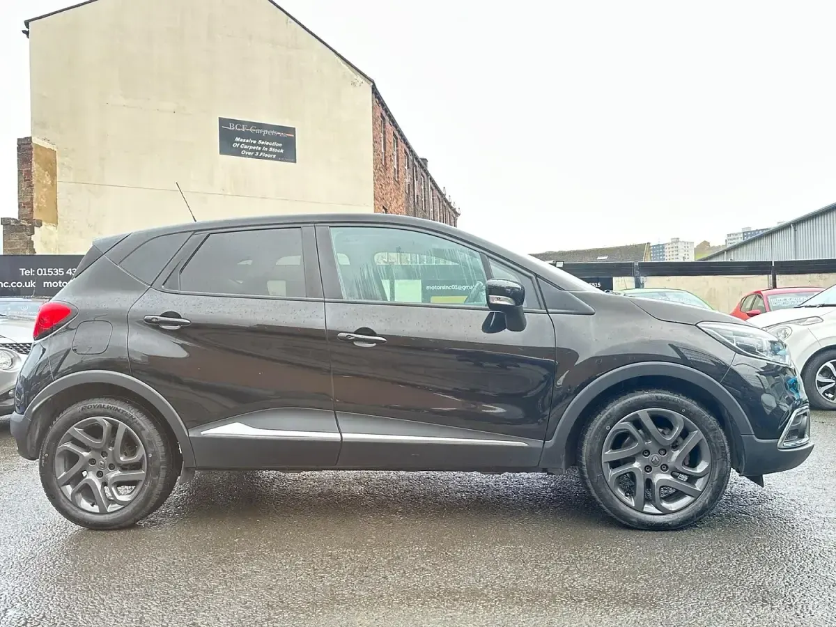 Used Renault Captur Dynamique 90 HP (66 kW) 2014 Black SUV