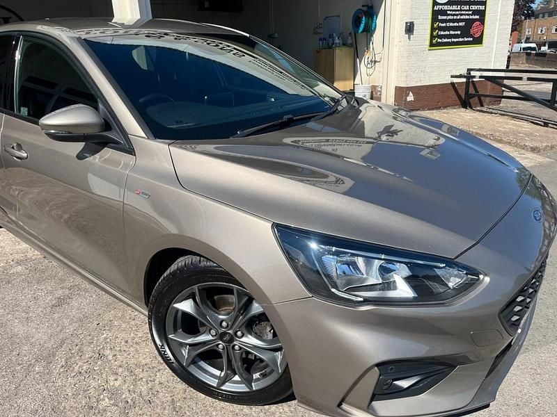 Używany Ford Focus ST-Line 125 KM (91 kW) 2019 Srebrny Hatchback
