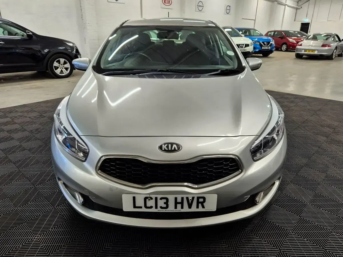 Używany Kia Ceed 2013 Srebrny Hatchback