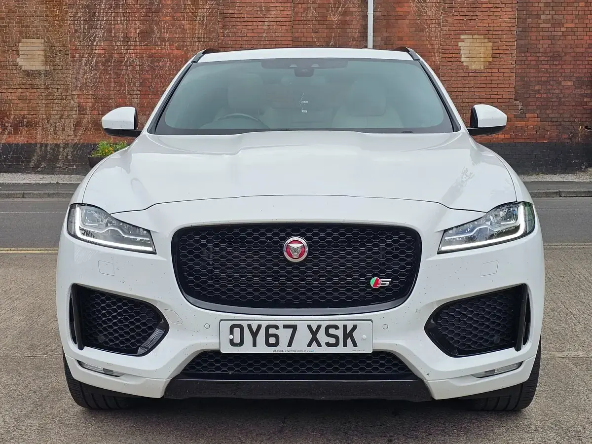 Used Jaguar F-Pace S 300 HP (220 kW) 2017 White SUV