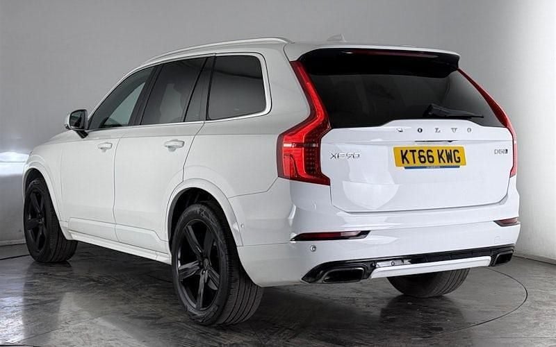 Used Volvo XC90 R-Design 235 HP (172 kW) 2019 SUV