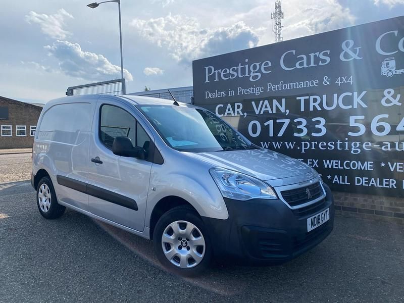Silver Used 2018 Peugeot Partner Van | £5,700 (Good price) - Image 1/4
