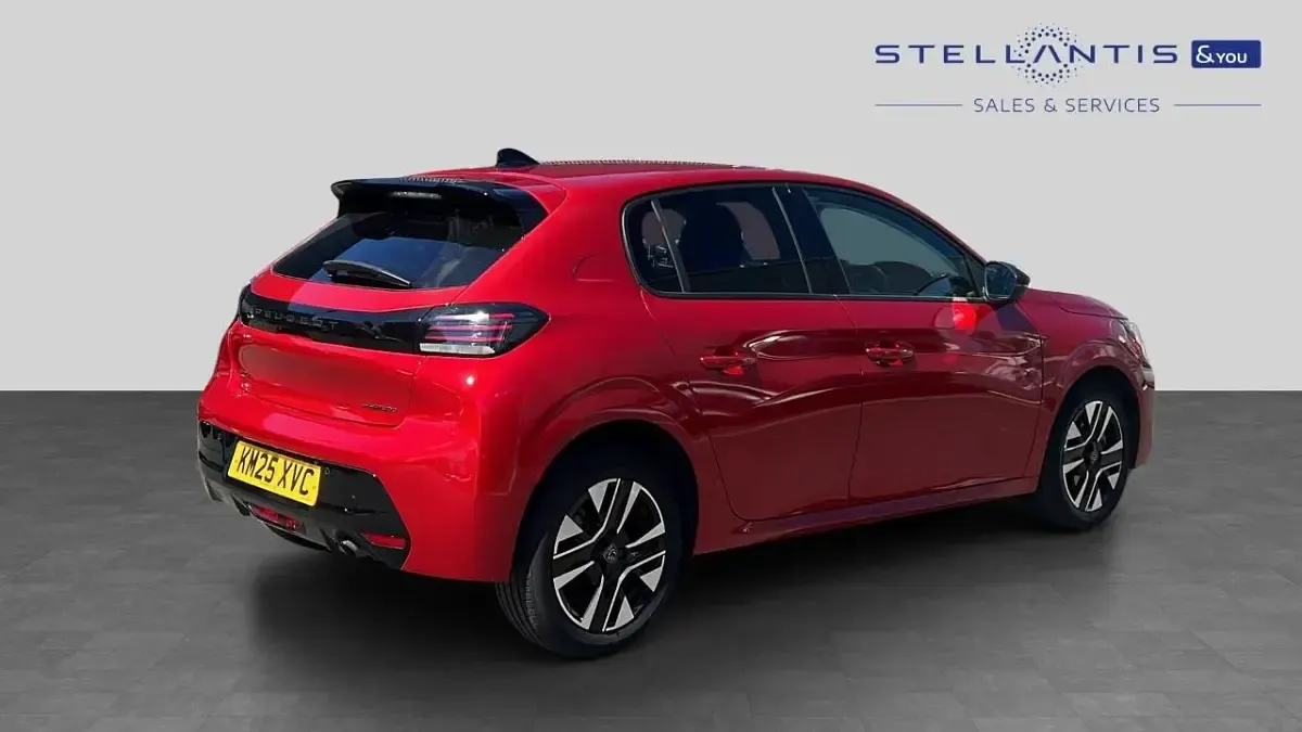 Used Peugeot 208 Allure 99 HP (72 kW) 2025 Red Hatchback