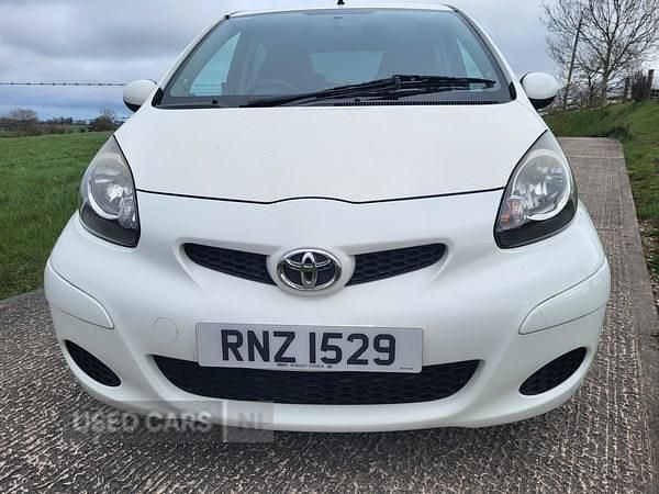 Used Toyota Aygo 2012 White Hatchback