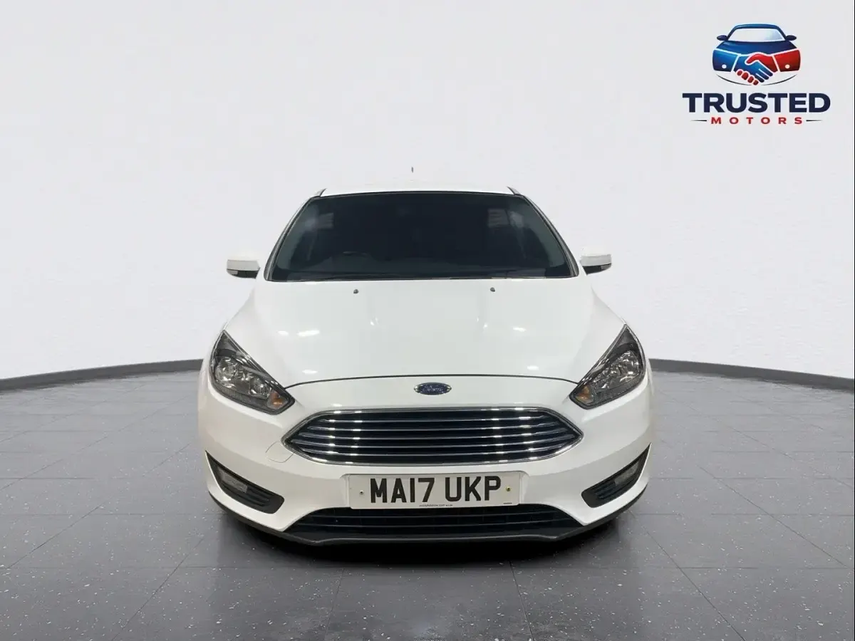 Used Ford Focus Zetec 100 HP (73 kW) 2017 White Hatchback