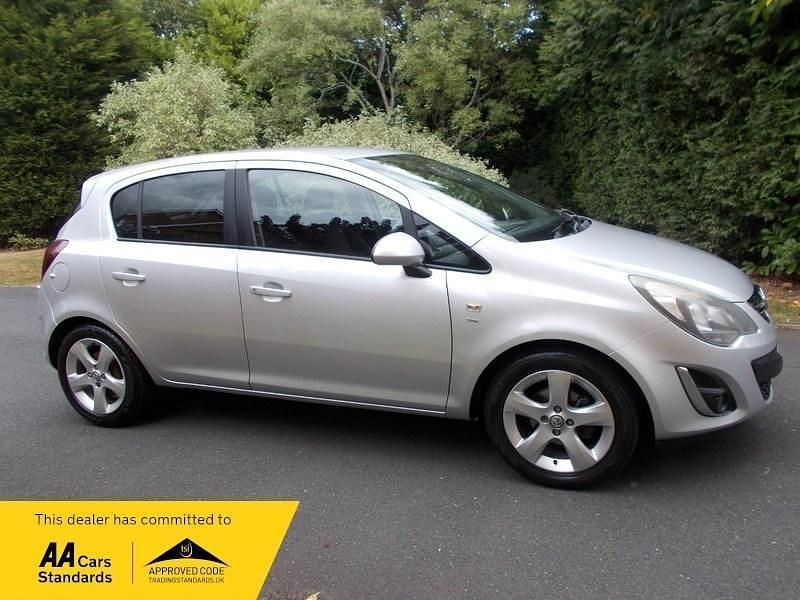 Silver Used 2014 Vauxhall Corsa Hatchback | £3,295 (Good price) - Image 1/4