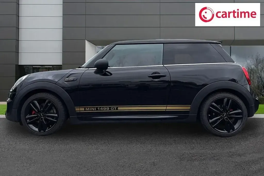 Begagnad Mini ONE Hatch 102 HK (75 kW) 2017 Svart Halvkombi
