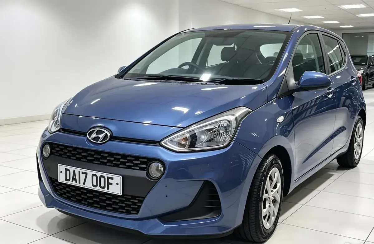 Used Hyundai i10 SE 67 HP (49 kW) 2017 Blue Hatchback