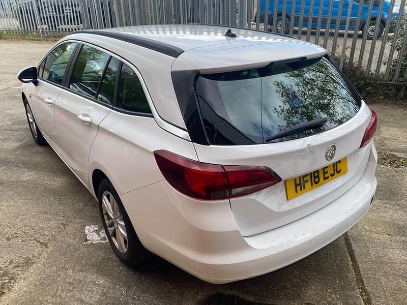 Używany Vauxhall Astra 2018 Biały Kombi