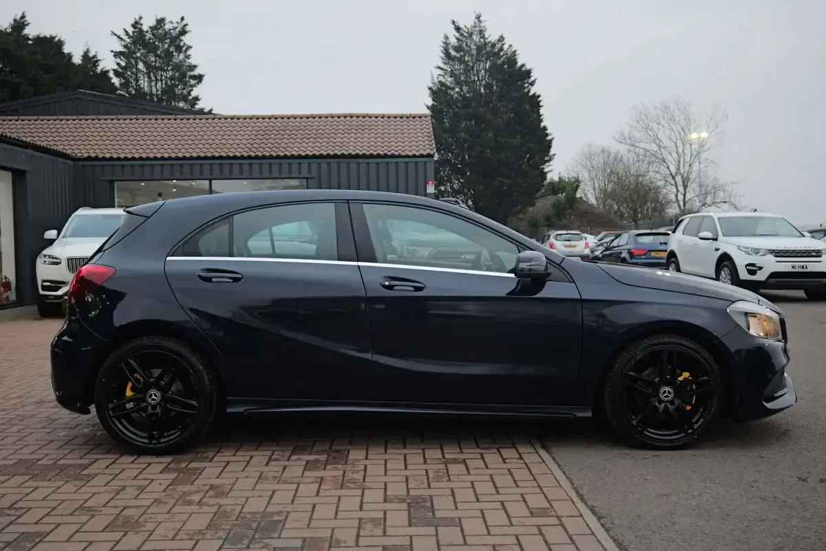 Used Mercedes A180 AMG line 109 HP (80 kW) 2017 Blue Hatchback