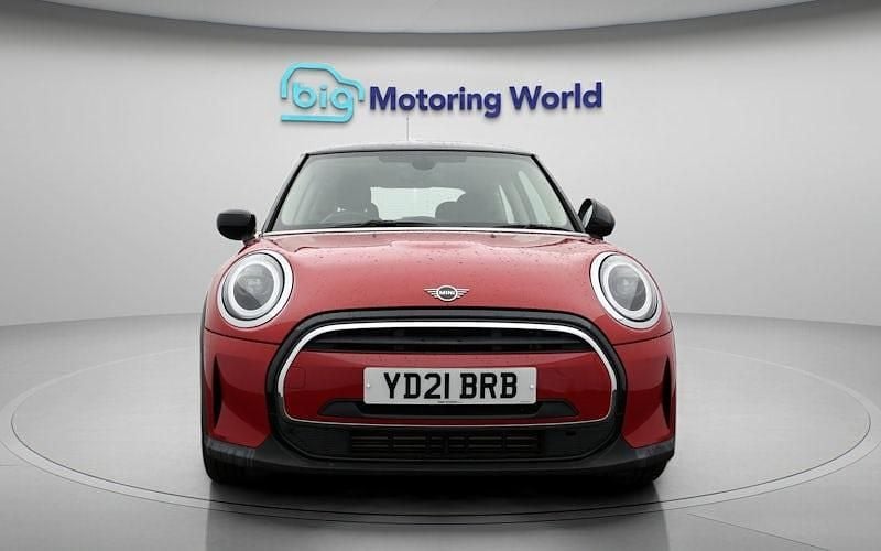 Used Mini Cooper Classic 136 HP (100 kW) 2021 Red Hatchback