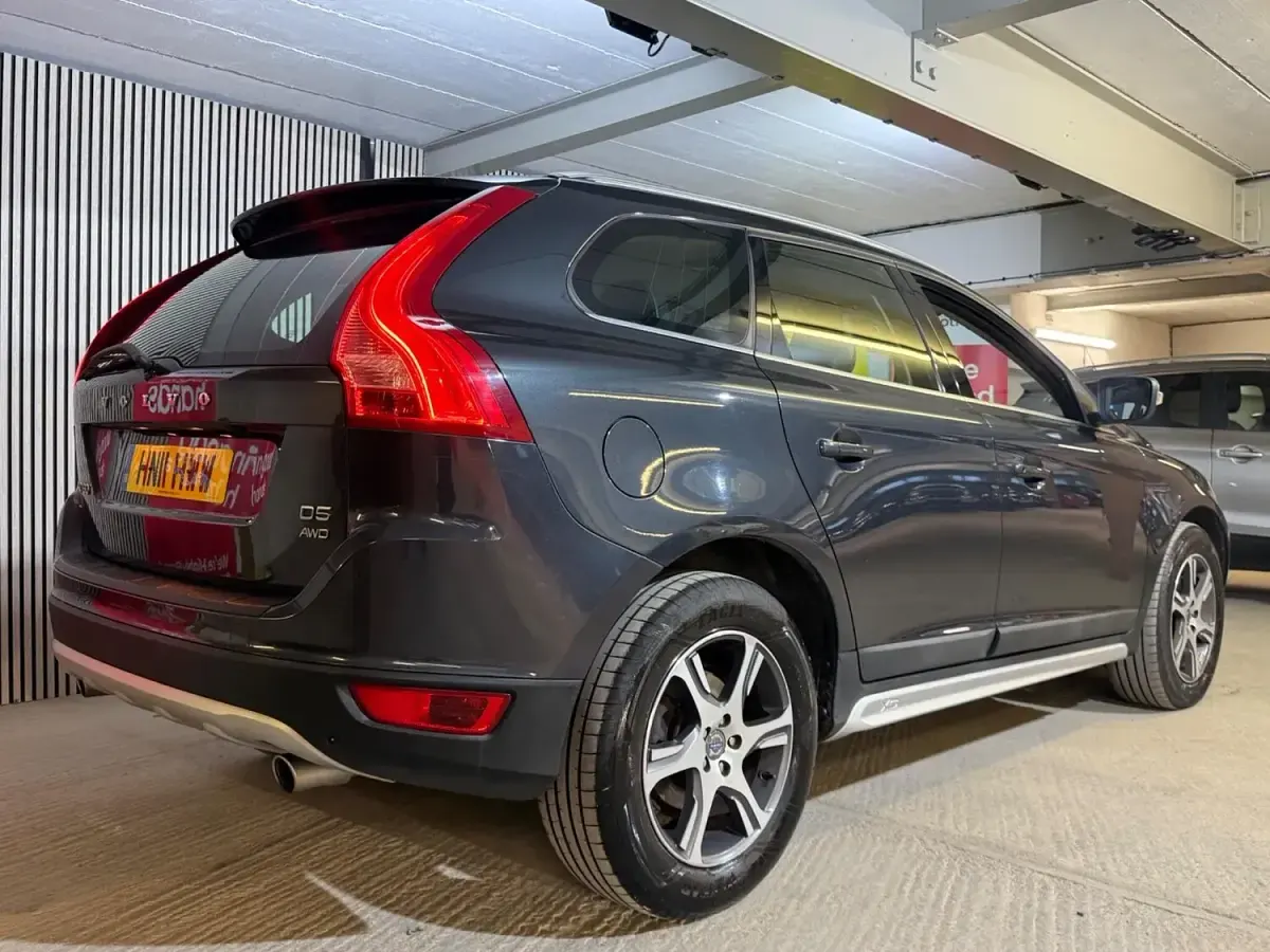 Used Volvo XC60 SE Lux 205 HP (150 kW) 2011 Grey SUV