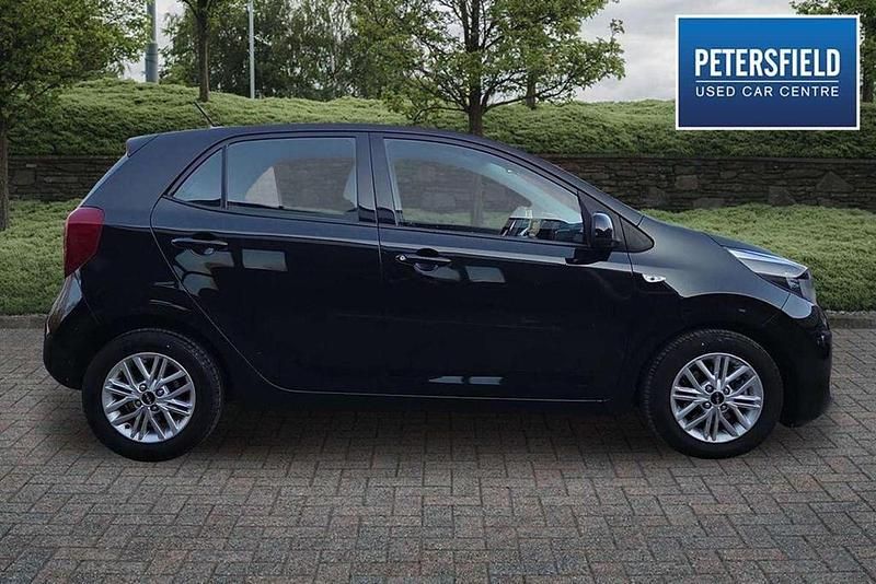 Begagnad Kia Picanto 65 HK (47 kW) 2023 Svart Halvkombi