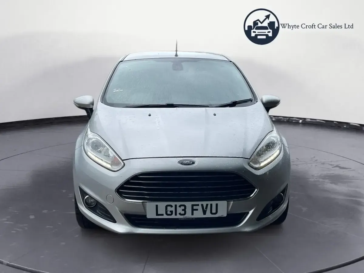 Używany Ford Fiesta Titanium 2013 Srebrny Hatchback