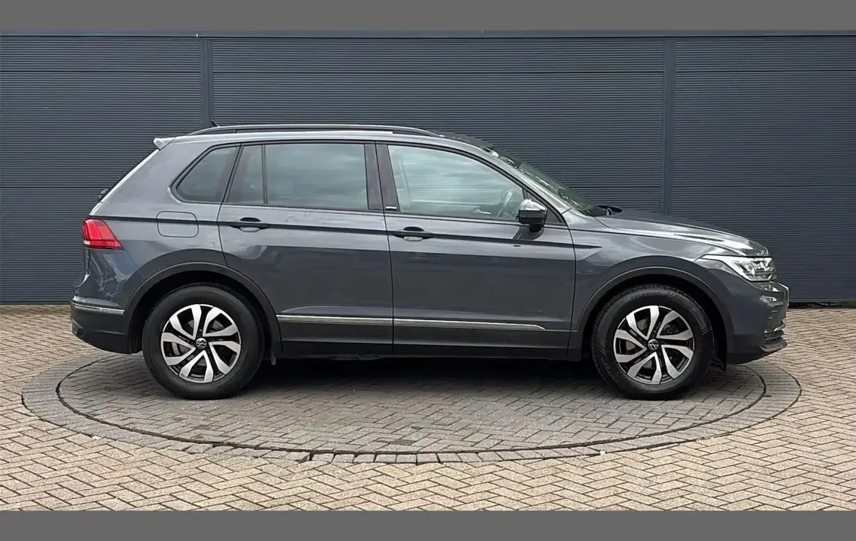 Used VW Tiguan Active 150 HP (110 kW) 2022 Grey SUV