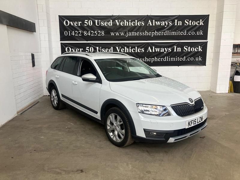 Used Skoda Octavia Scout 4x4 150 HP (110 kW) 2015 White Hatchback