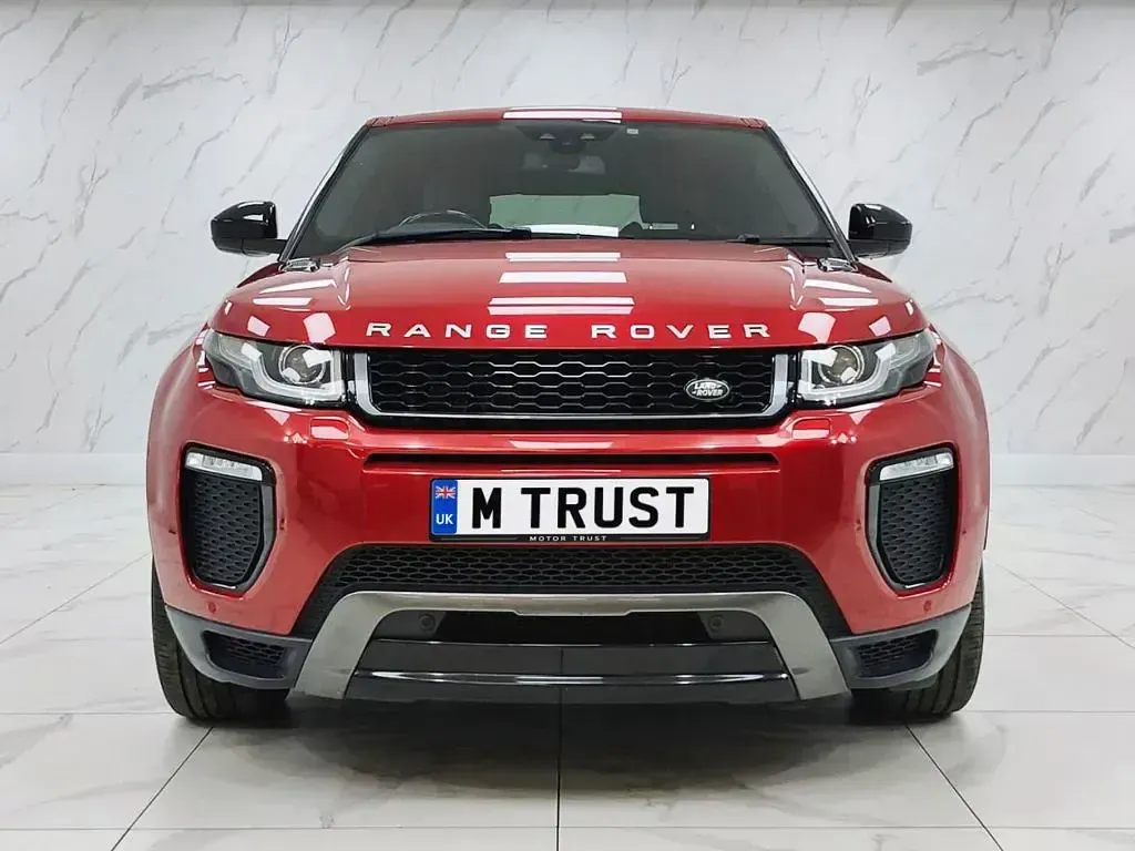 Used Land Rover Range Rover evoque HSE Dynamic 180 HP (132 kW) 2018 Red Estate