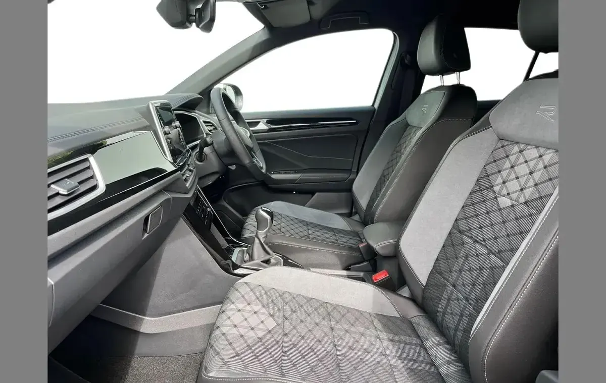 Begagnad VW T-Roc R-line 150 HK (110 kW) 2025 Silver SUV