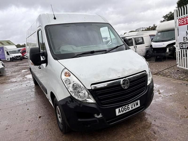 White Used 2017 Vauxhall Movano Van | £3,295 (Fair price) - Image 1/4