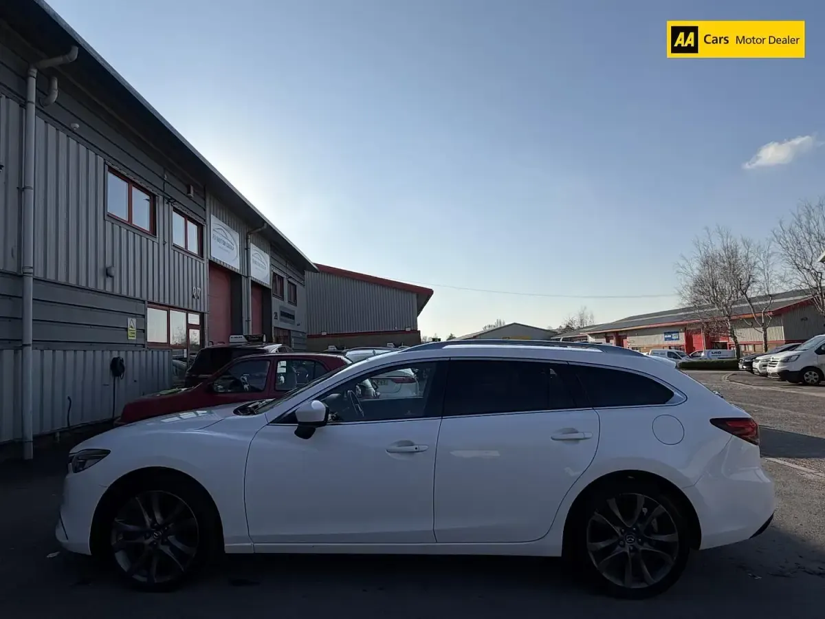 Used Mazda 6 Inclusive 175 HP (128 kW) 2017 White Estate