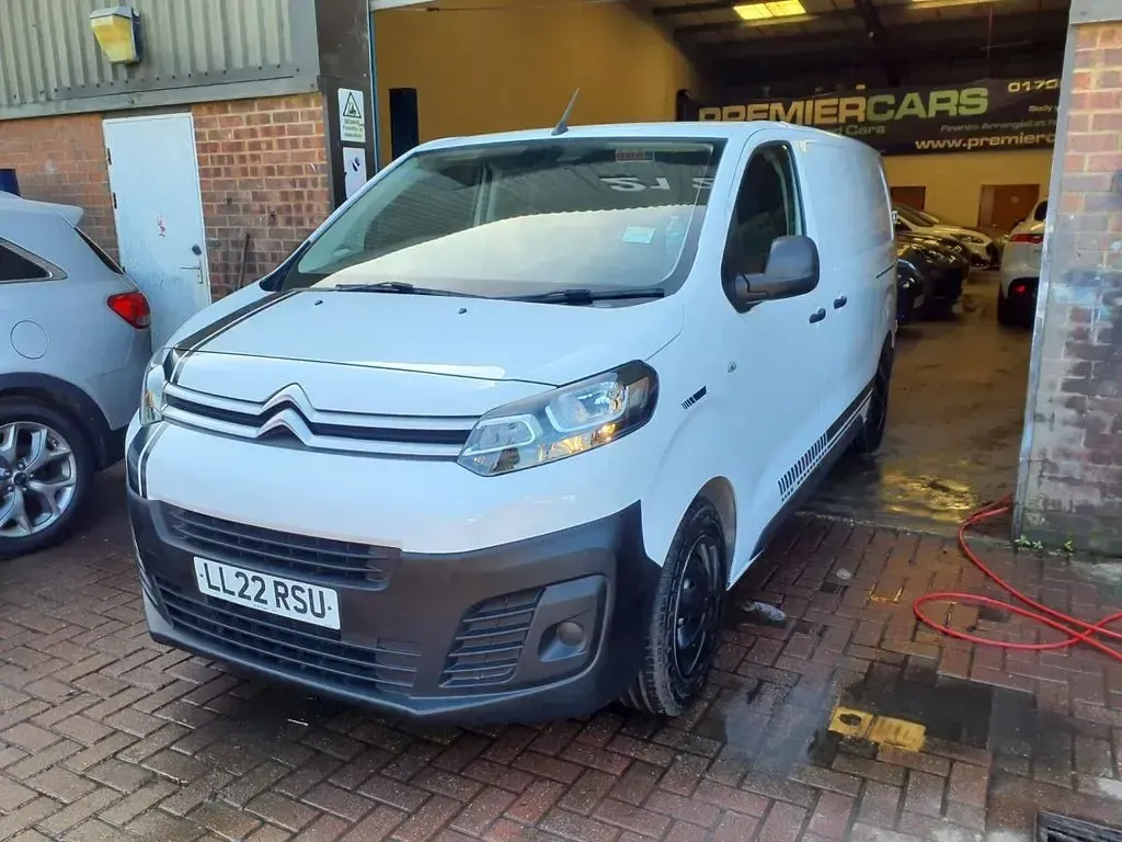 Used Citroën Dispatch 2022 White MPV