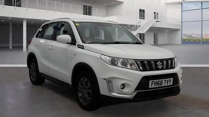 White Used 2019 Suzuki Vitara SZ4 Hatchback | £7,995 (Fair price) - Image 1/4