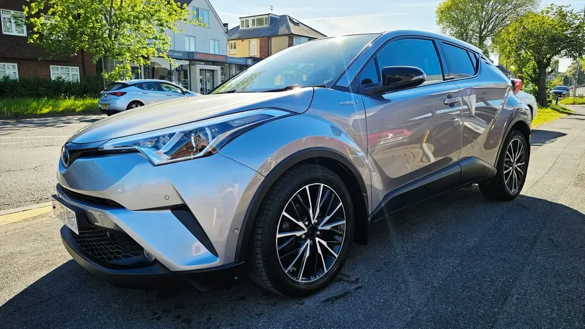 Used Toyota C-HR 122 HP (89 kW) 2017 Silver SUV