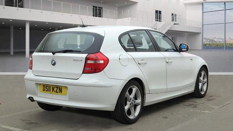 Used BMW 116 Sport Line 2011 White Hatchback