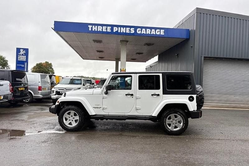 White Used 2013 Jeep Wrangler Sahara SUV | £19,995 (Fair price) - Image 1/1