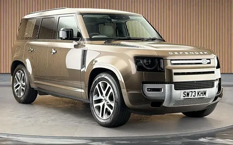 Used Land Rover Defender 249 HP (183 kW) 2023 SUV