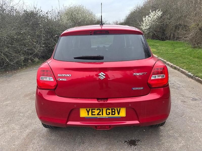 Usado Suzuki Swift SZ5 83 HP (61 kW) 2021 Vermelho Citadino