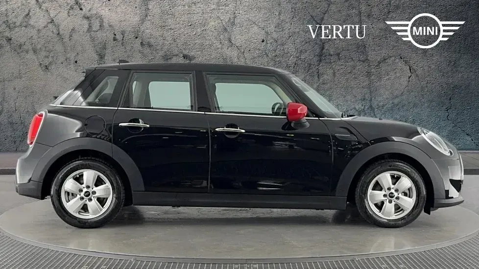 Used Mini Cooper Classic 134 HP (98 kW) 2023 Black Hatchback
