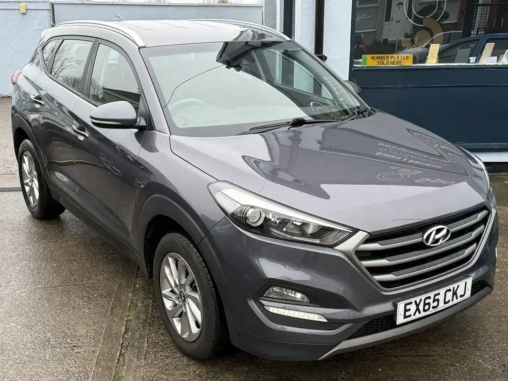 Używany Hyundai Tucson SE 132 KM (97 kW) 2015 Szary SUV