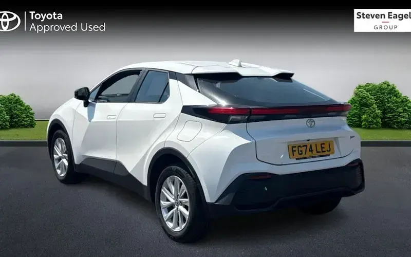 Used Toyota C-HR 140 HP (102 kW) 2026 SUV