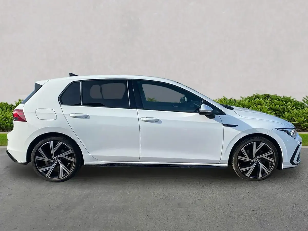 Used VW Golf VIII R-line 150 HP (110 kW) 2023 White Hatchback