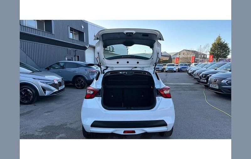 Used Nissan Micra Acenta 92 HP (67 kW) 2022 White Hatchback
