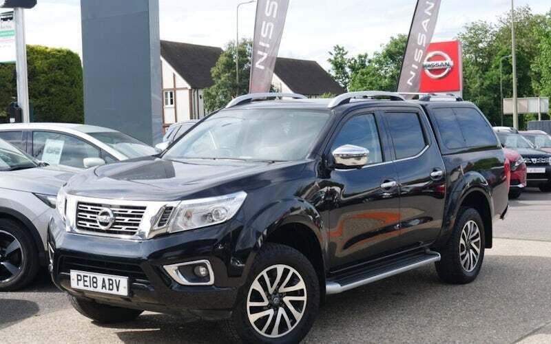 Black Used 2018 Nissan Navara Tekna Pickup | £18,790 (Fair price) - Image 1/4