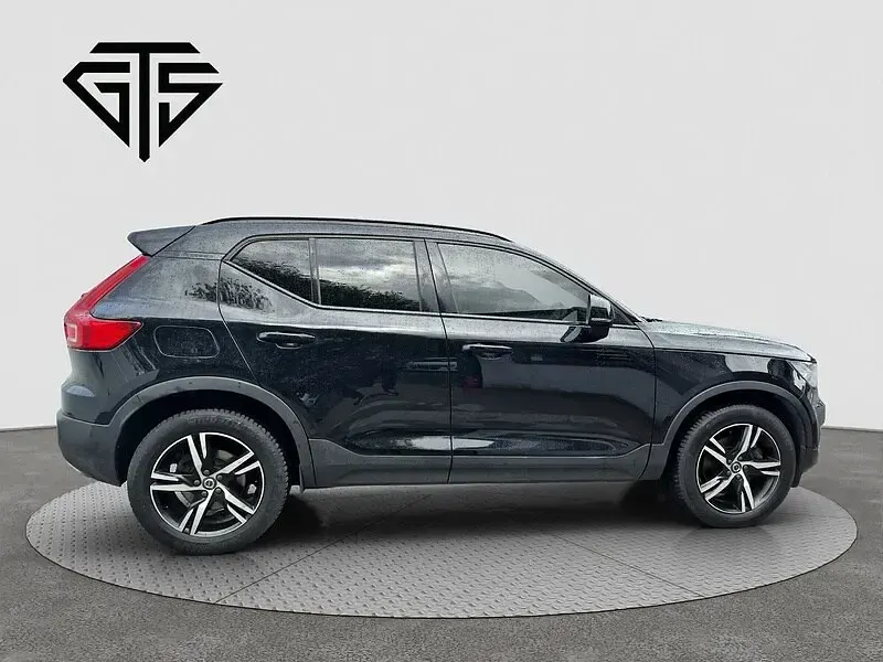 Used Volvo XC40 R-Design 190 HP (139 kW) 2019 Onyx black SUV