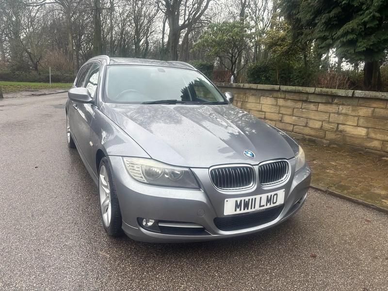 Used BMW 320 Exclusive 184 HP (135 kW) 2011 Grey Estate