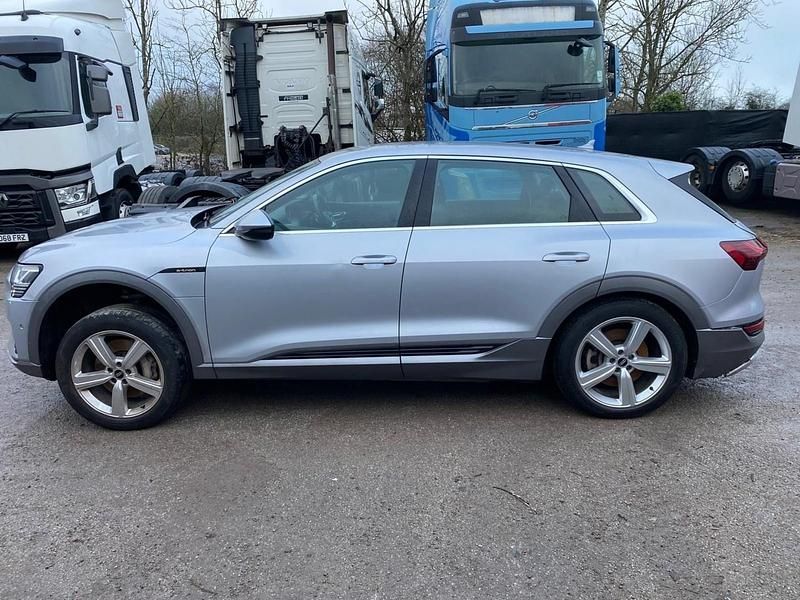 Used Audi e-tron 300 kW (408 HP) 2021 Silver SUV