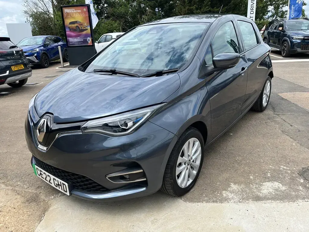 Used Renault Zoe Iconic 55 kW (75 HP) 2022 Hatchback