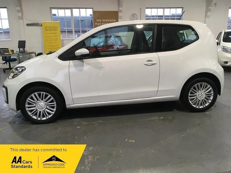 Used VW up! 65 HP (47 kW) 2021 White Hatchback