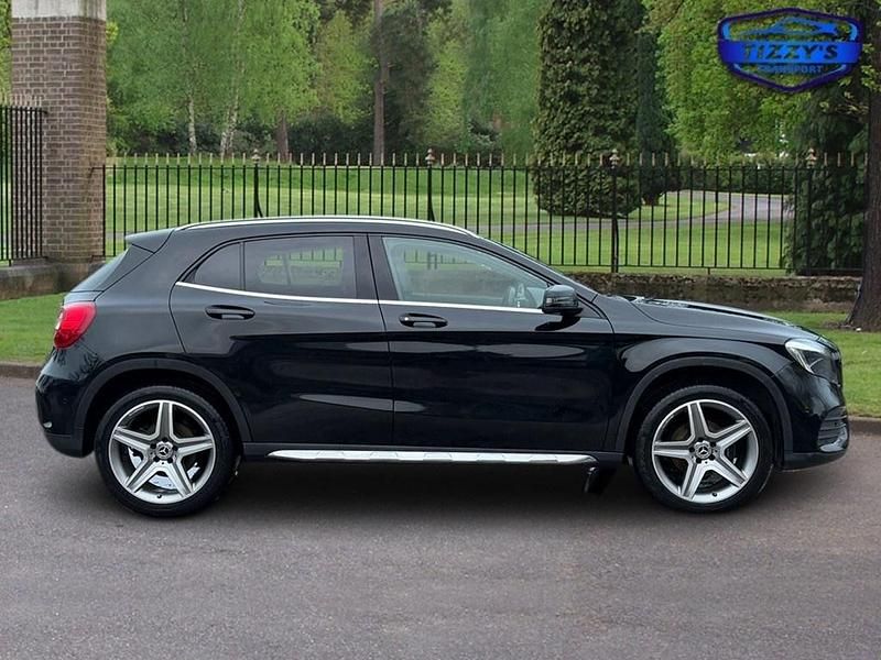 Used Mercedes GLA200 AMG line 156 HP (114 kW) 2017 Black SUV