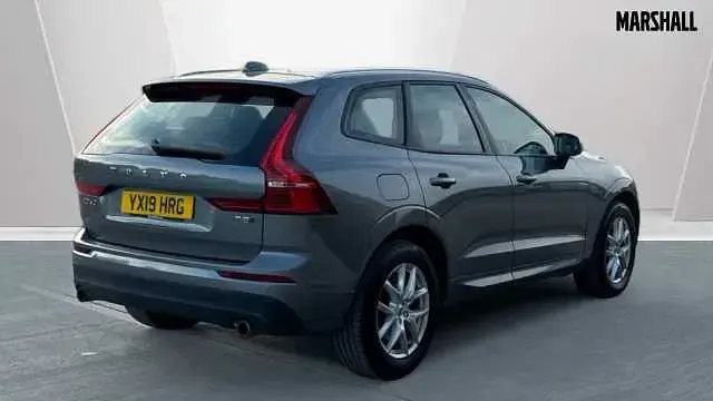 Używany Volvo XC60 Momentum 250 KM (183 kW) 2019 Szary SUV