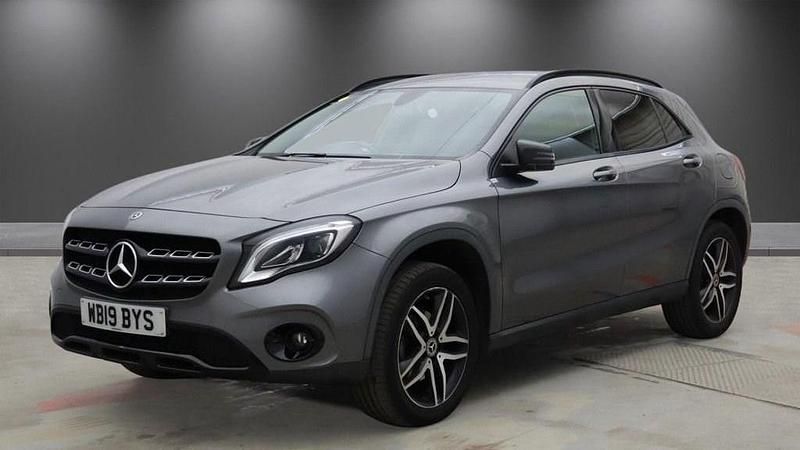 Used Mercedes GLA180 Urban 122 HP (89 kW) 2019 Grey SUV