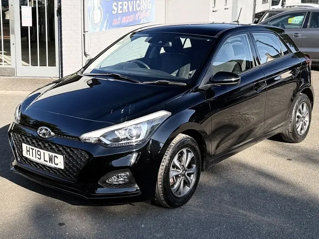 Used Hyundai i20 SE 100 HP (73 kW) 2019 Black Hatchback