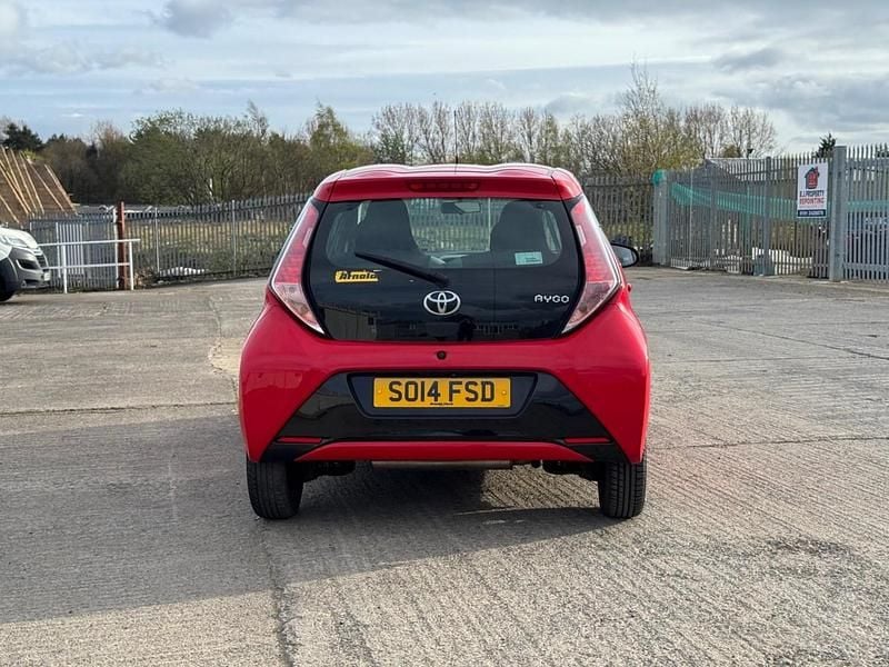 Usado Toyota Aygo X-play 2014 Vermelho Citadino
