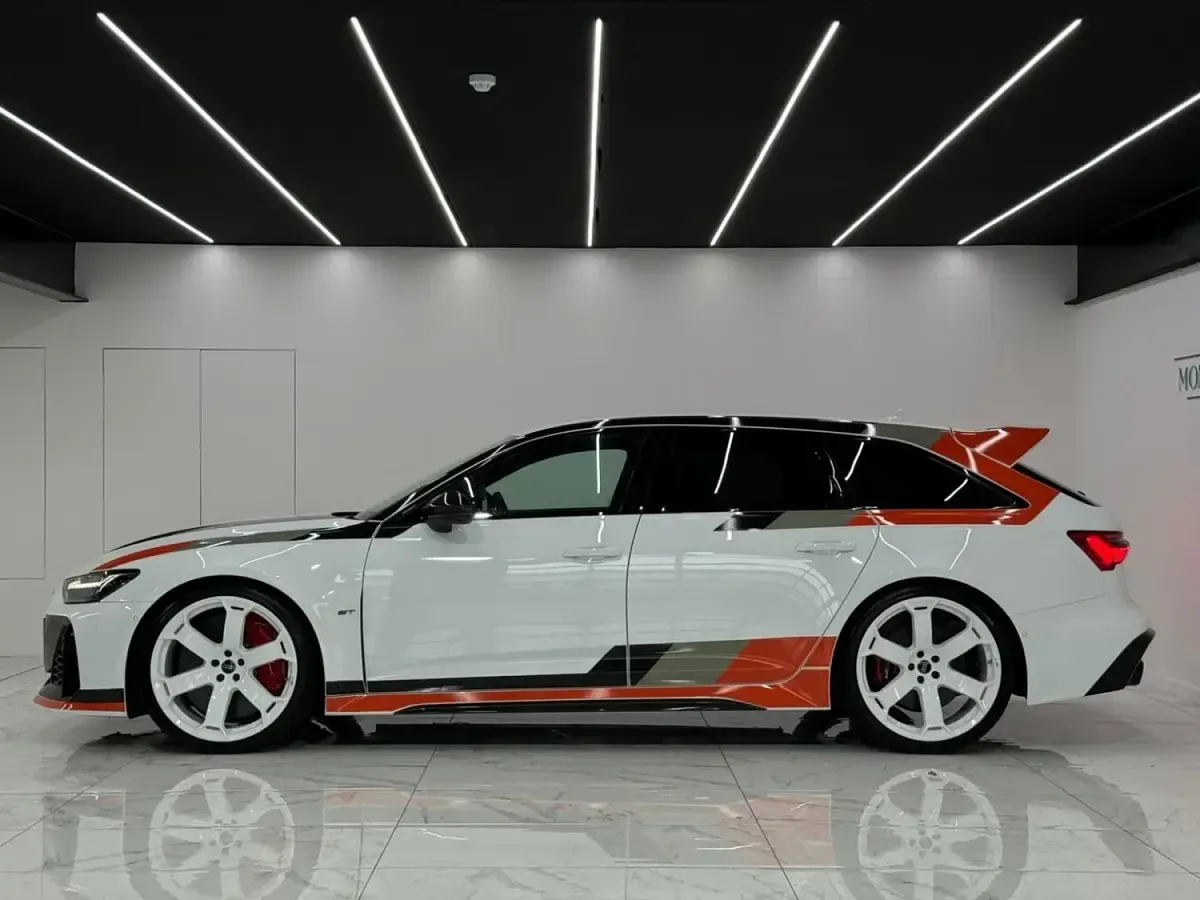Usado Audi RS6 Performance 630 HP (463 kW) 2025 Branco Carrinha