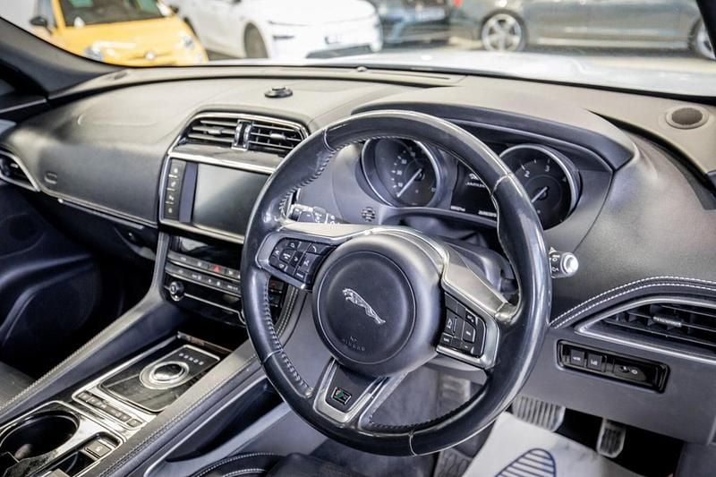 Used Jaguar F-Pace R-Sport 180 HP (132 kW) 2016 White SUV